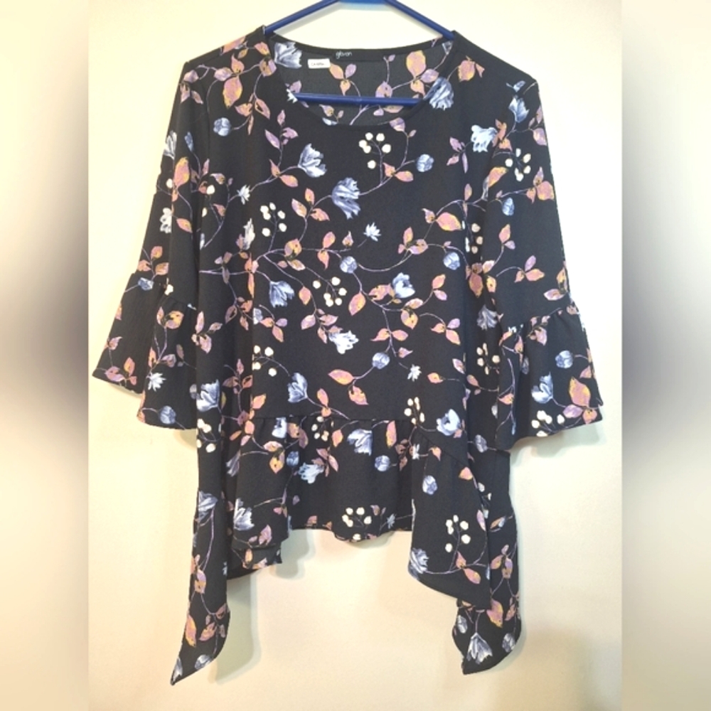 Gibsonlook small 3/4 bell sleeve Ruffle Asymmetrical Blouse dark floral